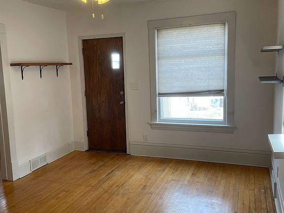 3rd image of 2320 5th St NE