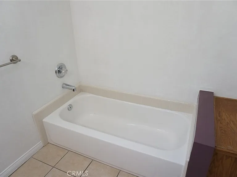 5540 Balboa Blvd — Photo 35
