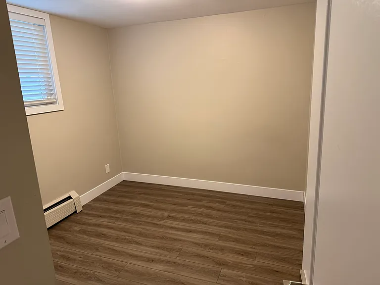 72 Barbara Cres — Photo 10