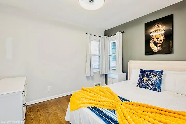4 bed, 1300 sqft, $9,900 — Photo 2