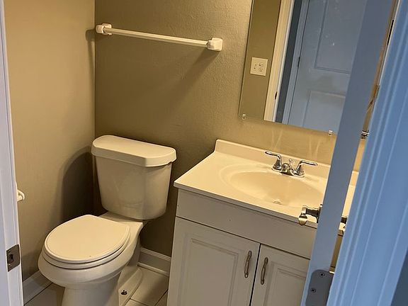 3rd image of 3220 N Bartlett Ave APT C