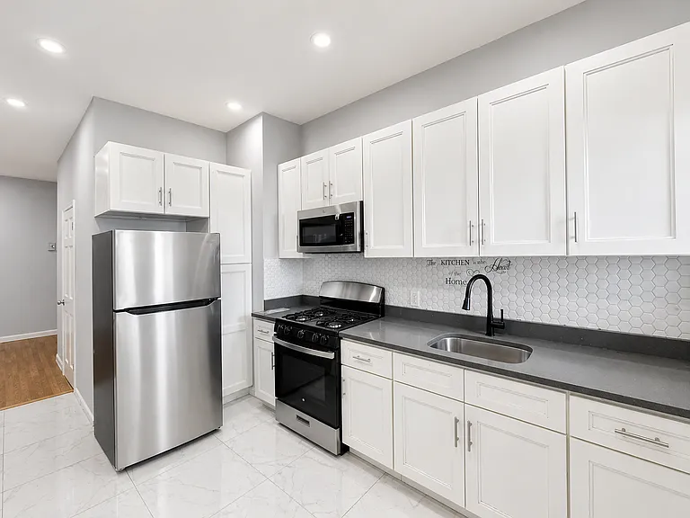 20419 Jamaica Ave #1R — Photo 2