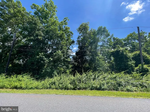 1462 Wynonah Dr, Auburn, PA 17922