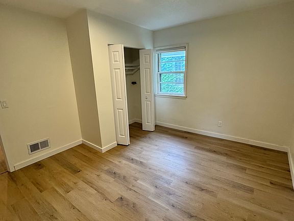 5th image of 2827 Polk St NE #2