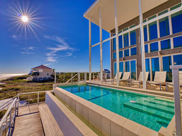 1724 Kumquat Ct, Eastpoint, FL 32328