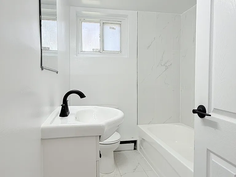 359 Hilton Ave — Photo 8