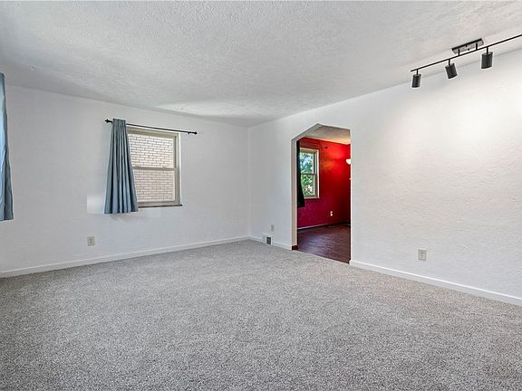3rd image of 1111 Bellaire Ave