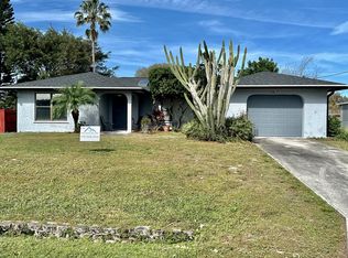 562 NW Sagamore Ter, Pt Saint Lucie, FL 34953