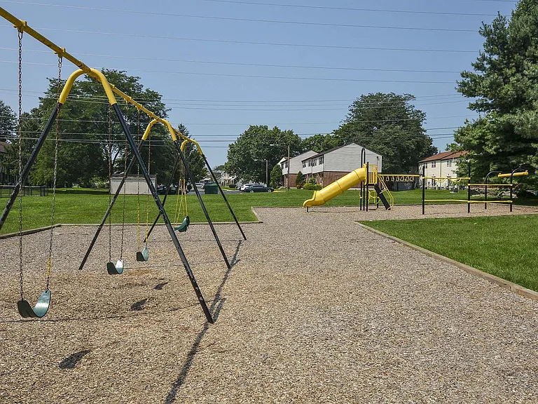 River Pointe — Photo 19