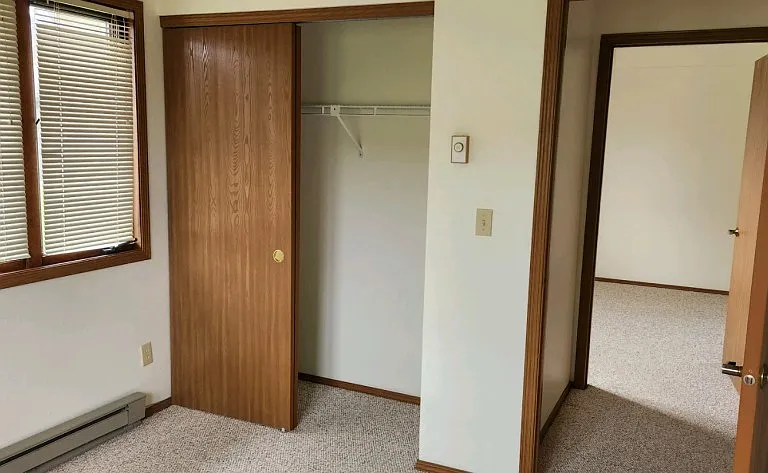 1938 Grandview Dr #6 — Photo 2