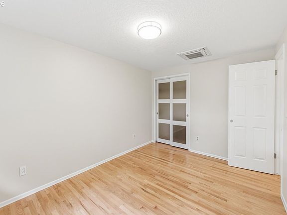 3rd image of 3130 SW 116th Ave