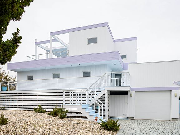 2nd image of 398 Dune Rd