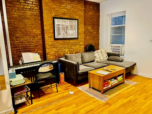 Rented by Bank Neary | media 38