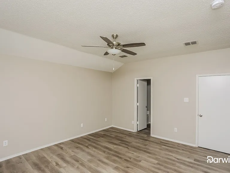 500 Ryan St — Photo 12
