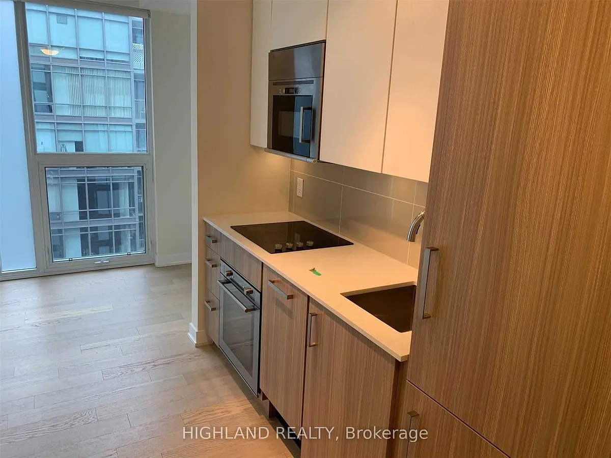 Building Photo - 17 Dundonald St #1606