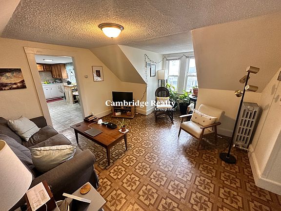 5th image of 543 Broadway #3B