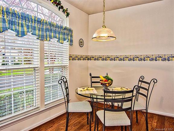 5th image of 9556 Glenashley Dr #110