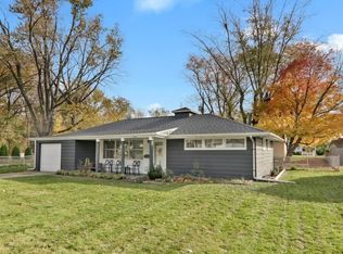 7 James Pl, Bloomington, IL 61701