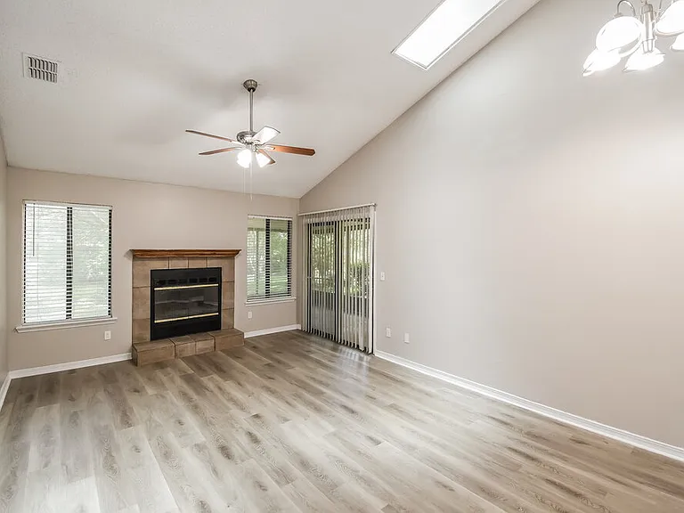 4176 Rollingwood Ct — Photo 4
