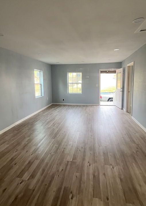 1st image of 204 6th St