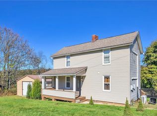 418 4th St, Leechburg, PA 15656