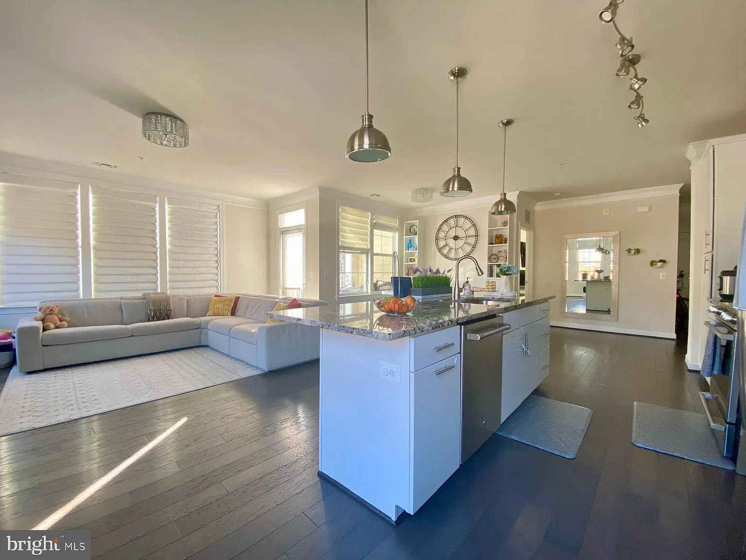 13740 Endeavour Dr — Photo 4