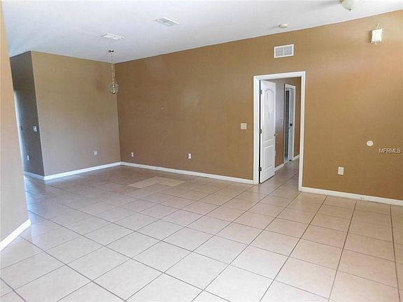 2nd image of 1903 Verano Dr