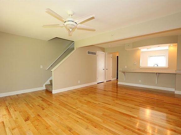3rd image of 1014 Crisfield Dr