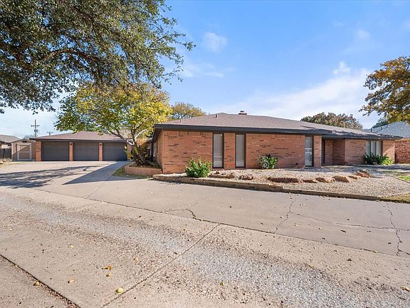 4th image of 10 Brentwood Cir