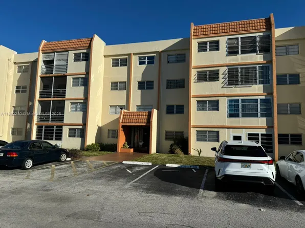 2401 NW 41st Ave APT 205, Lauderhill, FL 33313