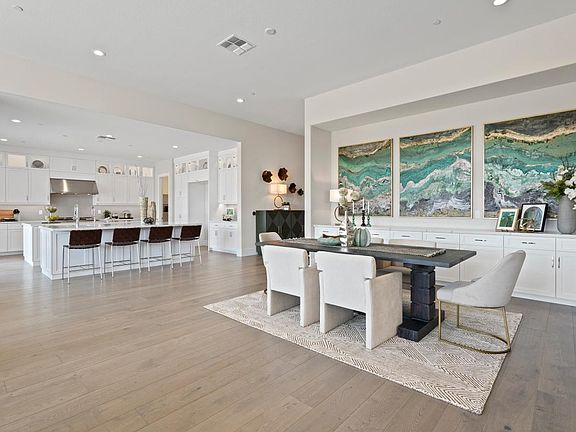 Spacious kitchen and dining area