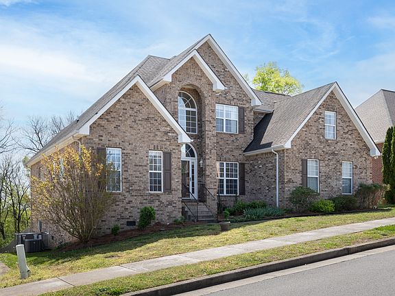 3rd image of 852 Fonnic Dr