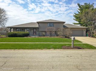 24416 S Rock Ridge Ct, Channahon, IL 60410