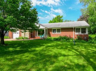 2445 Pascal St N, Roseville, MN 55113