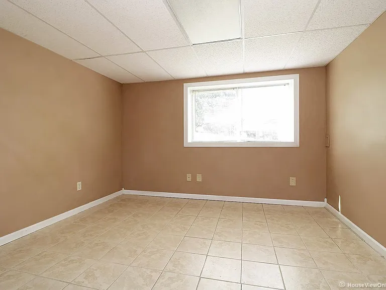 1936 Emily Ct — Photo 16