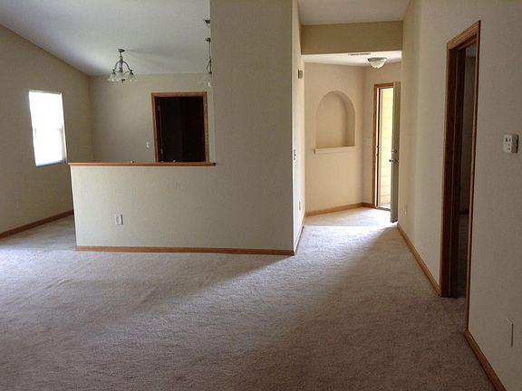 4th image of 1703 Clover Dr