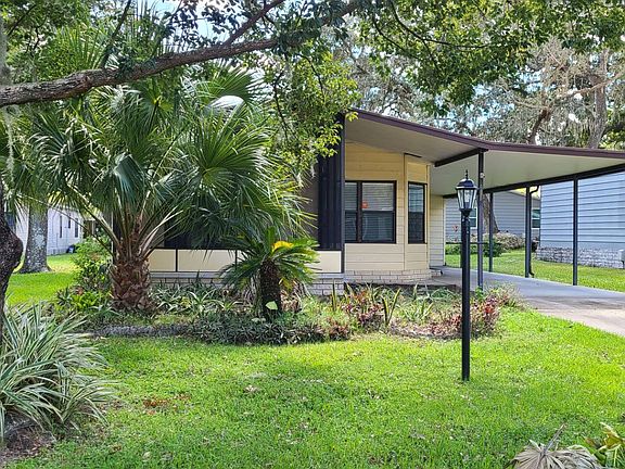 2nd image of 10910 Whispering Oaks Cir