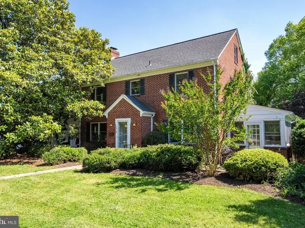 241 Edwards Ferry Rd NE, Leesburg, VA 20176