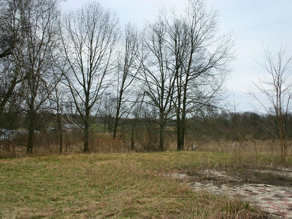 2nd image of 2993 Cloverdale Rd