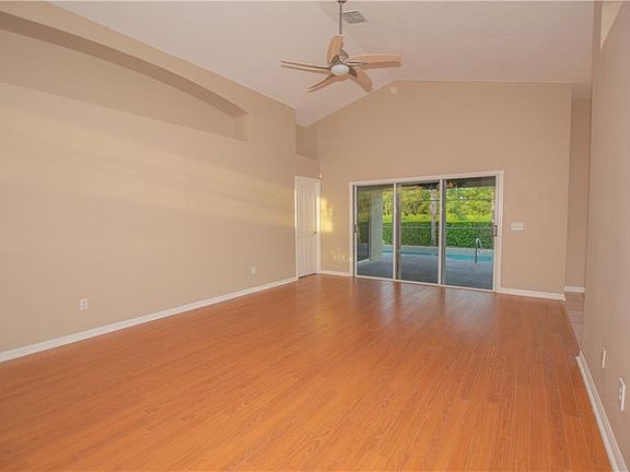 3rd image of 144 Brushcreek Dr