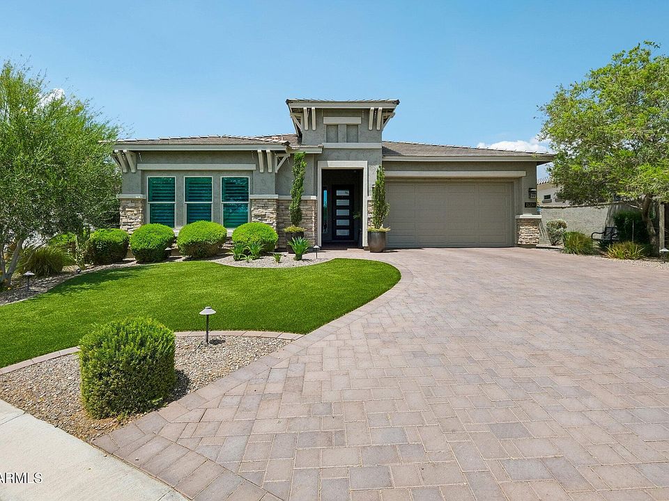 1st image of 21230 W MEADOWBROOK Avenue