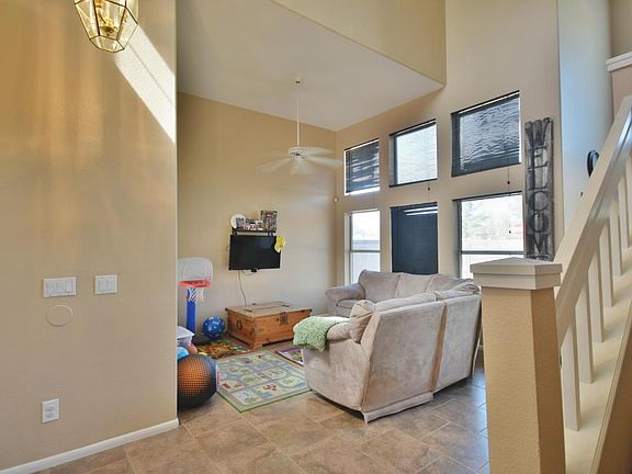 3rd image of 1004 W Juanita Ave