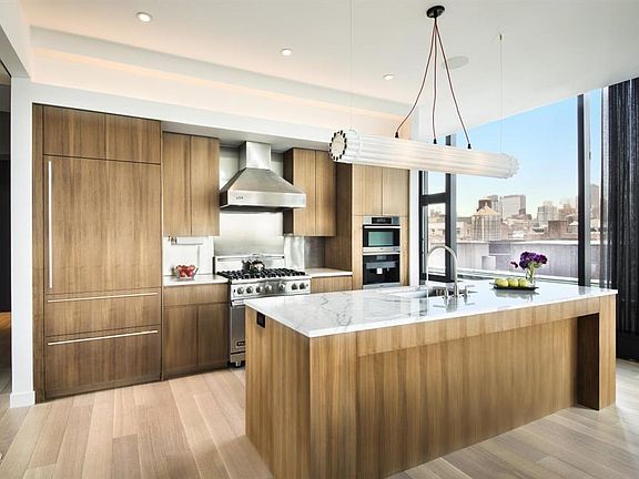 3rd image of 15 Union Sq W #15