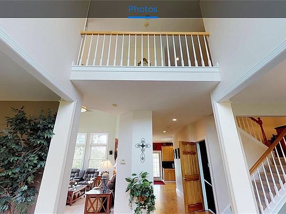 3rd image of 10681 Rosewood Ln