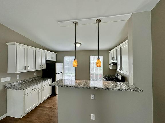 4th image of 3251 Foxpoint Dr