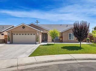1955 Diamond Ave, Sanger, CA 93657