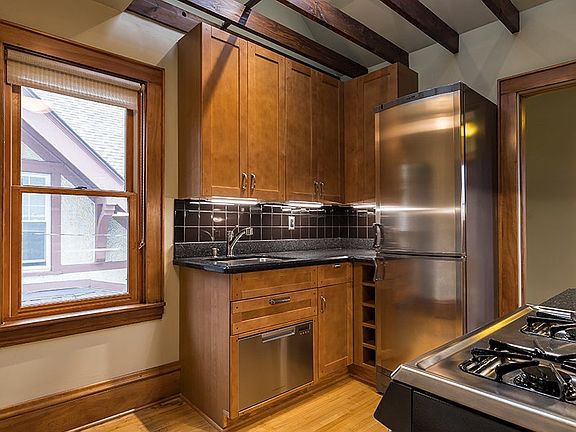 2nd image of 3739 Pillsbury Ave #2