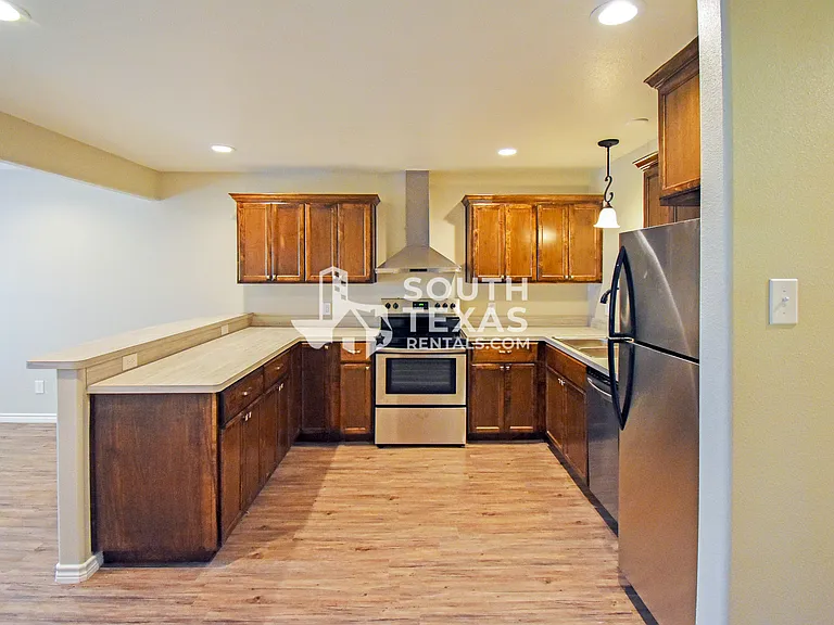 906 Simpson Rd #A — Photo 4