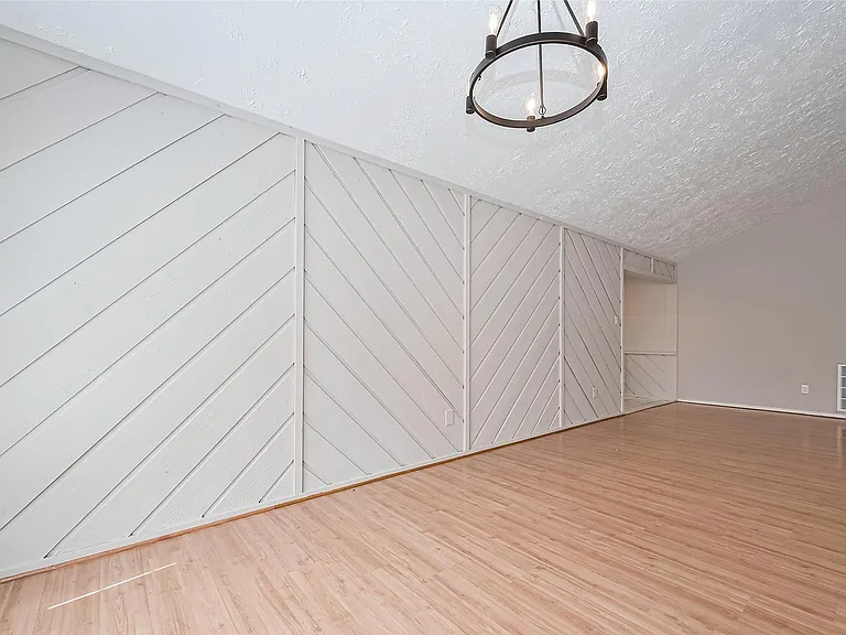 2606 Lexington Woods Dr — Photo 12
