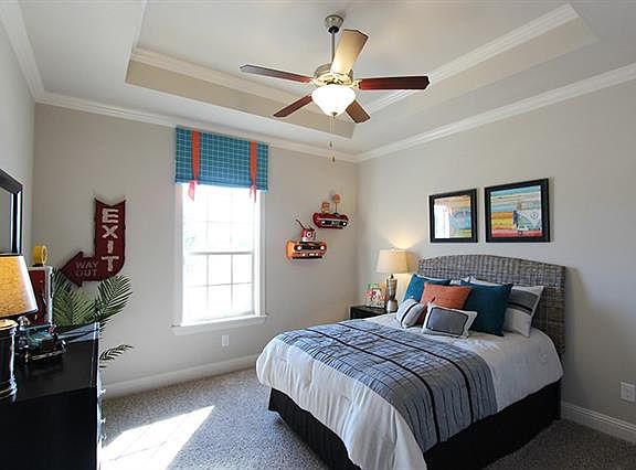 3rd image of 8709 Shadywood Ln
